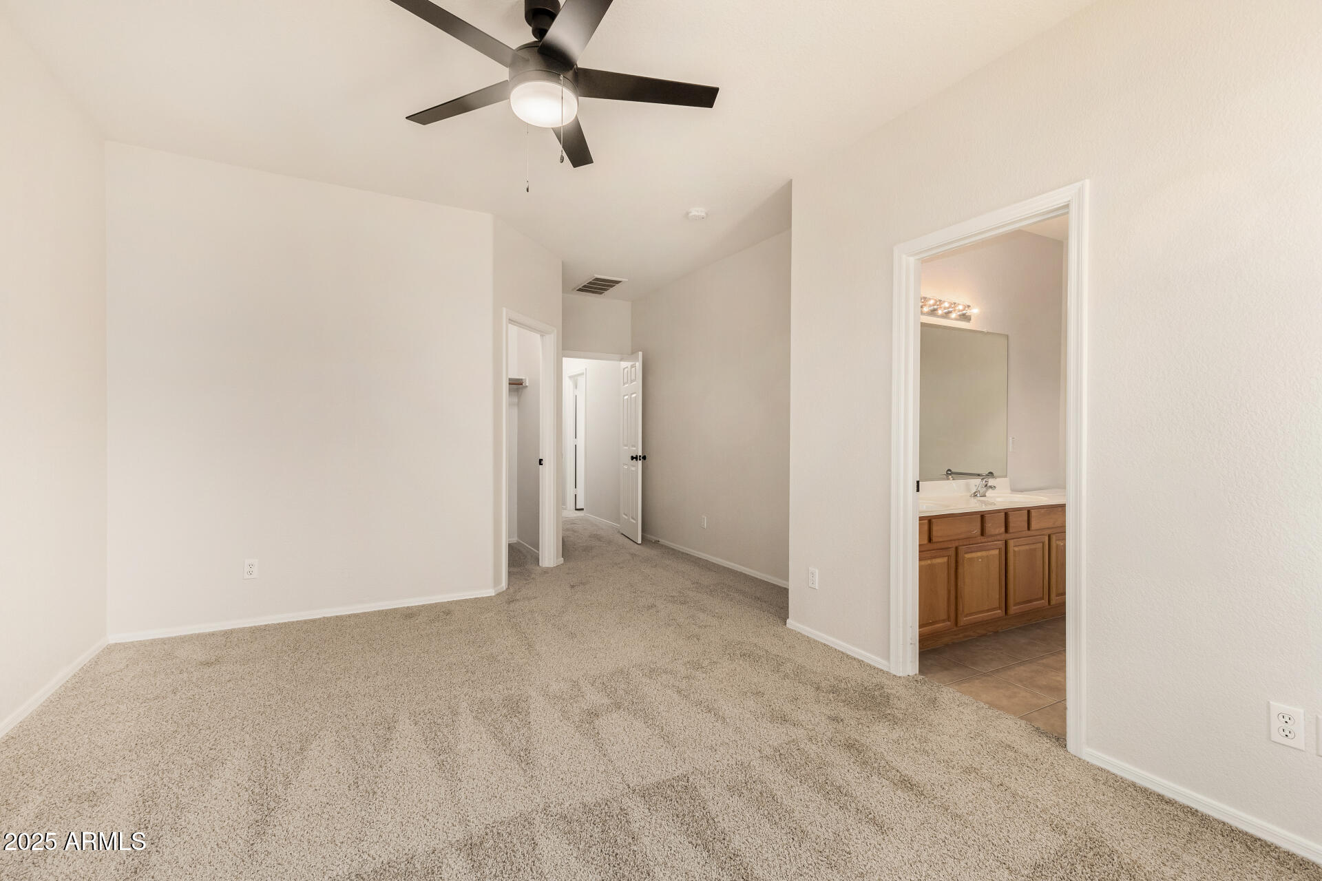 3622 South Joshua Tree Lane Gilbert, AZ 85297 - Photo 23 of 37 a view of an empty room