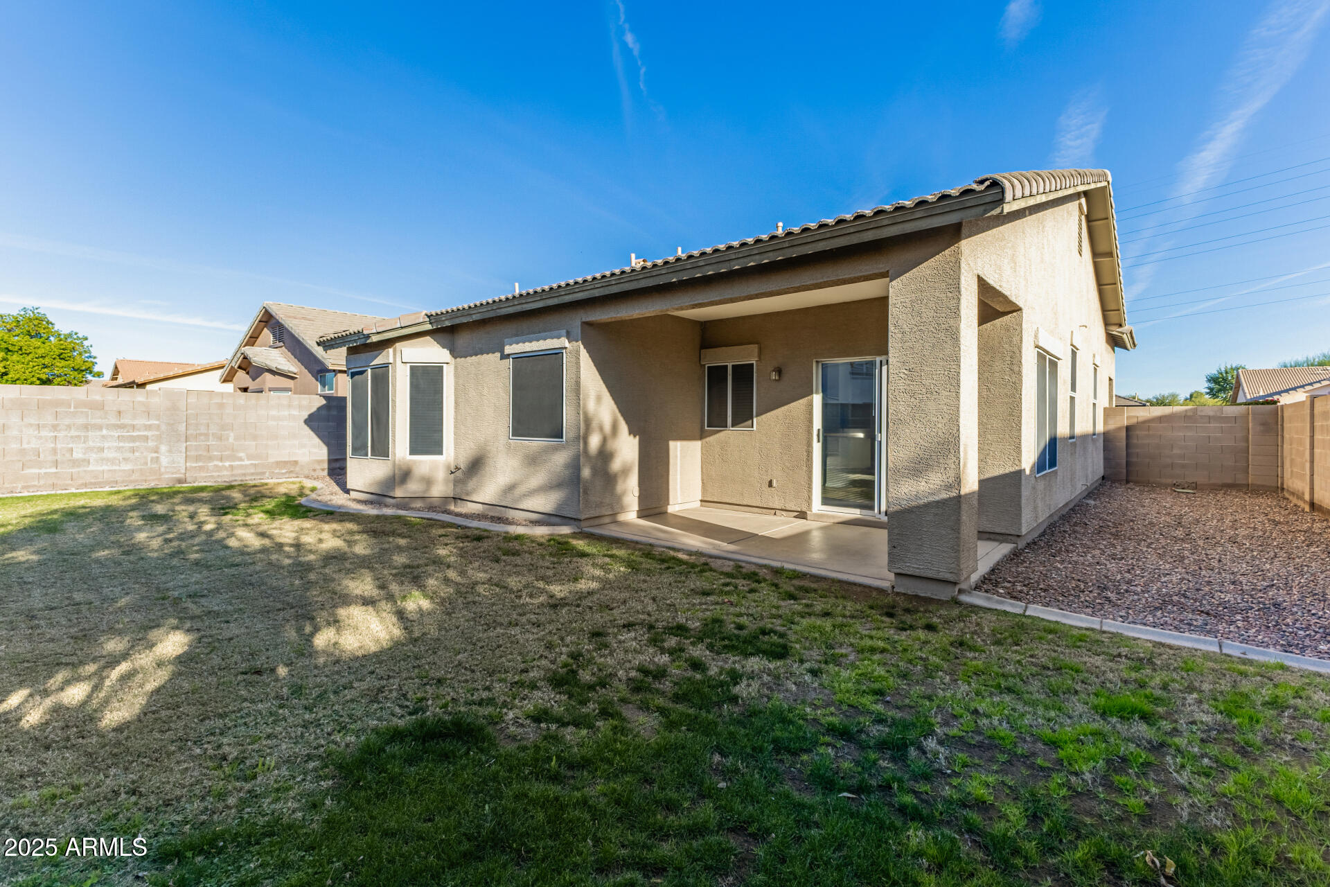 3622 South Joshua Tree Lane Gilbert, AZ 85297 - Photo 35 of 37 a front view of a house with garden