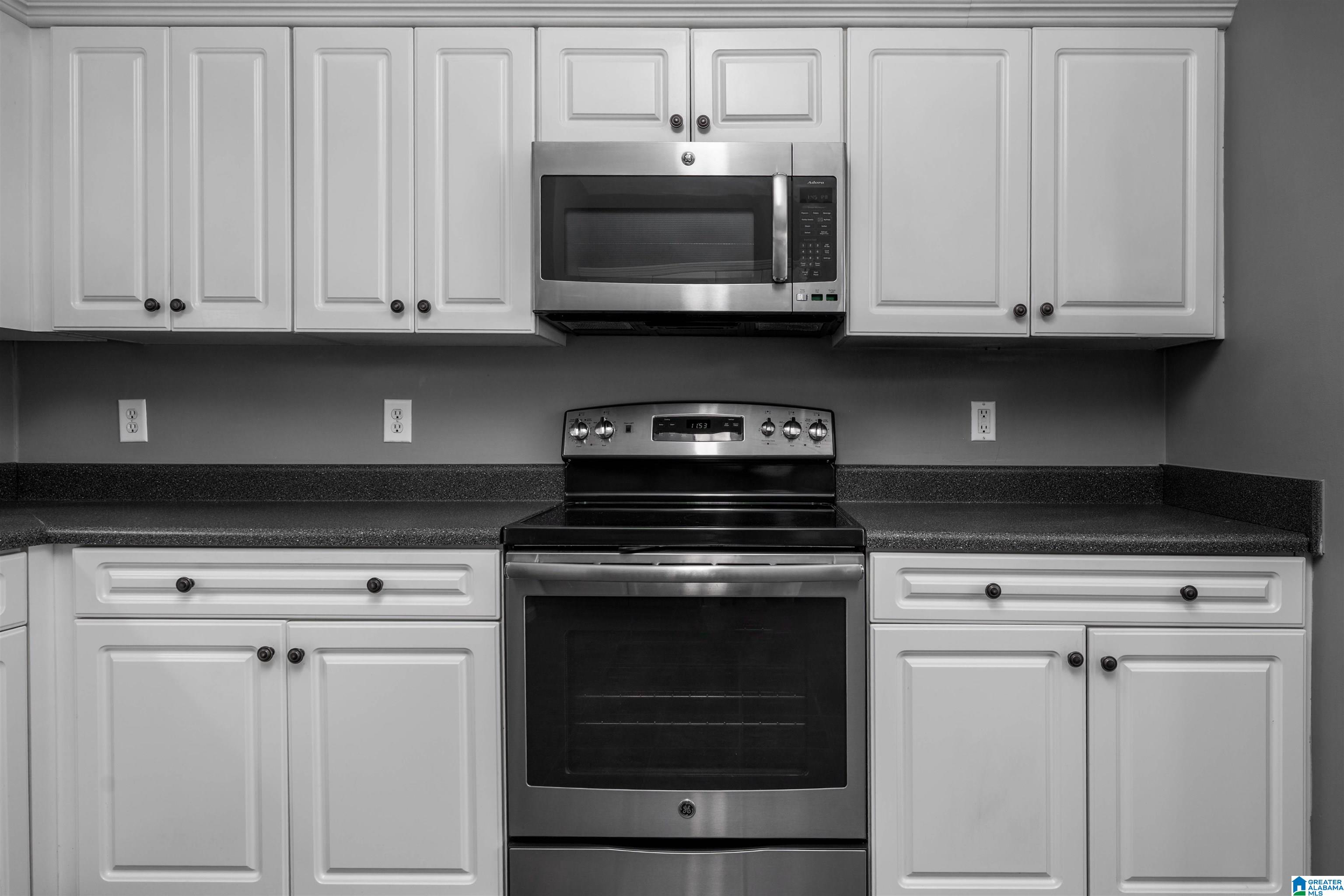 111 Windsor Ridge Drive Pelham, AL 35124 - Photo 10 of 39