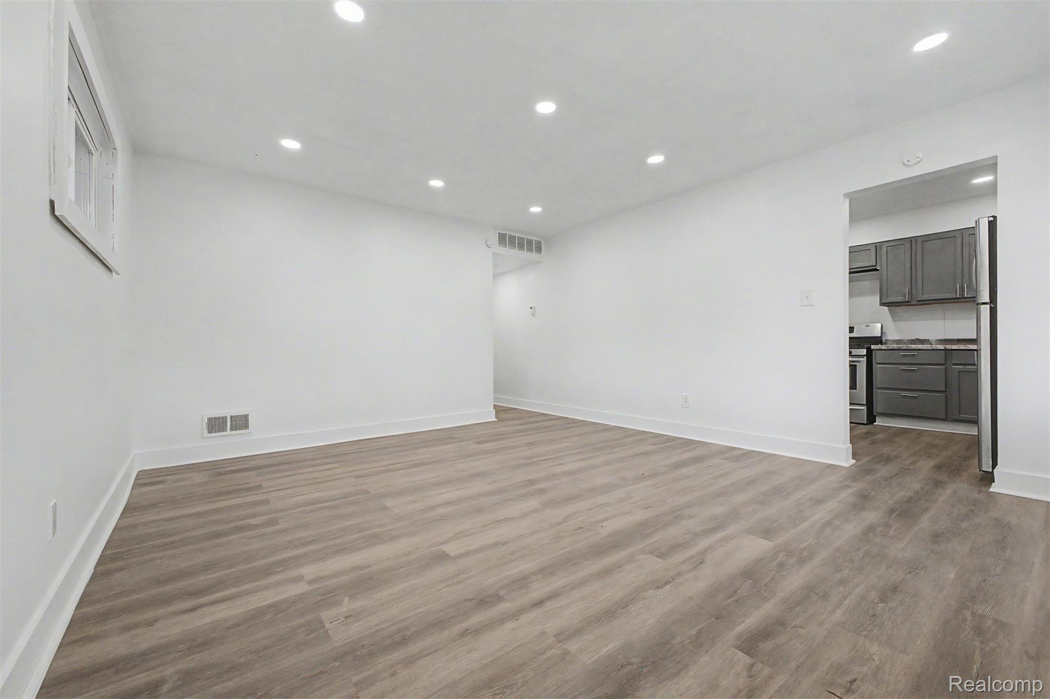 26718 Penn Street Inkster, MI 48141 - Photo 4 of 27 04.jpg