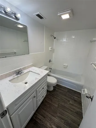 $999 | 1725 Northeast 2nd Street, Unit 2, Ocala, FL 34470