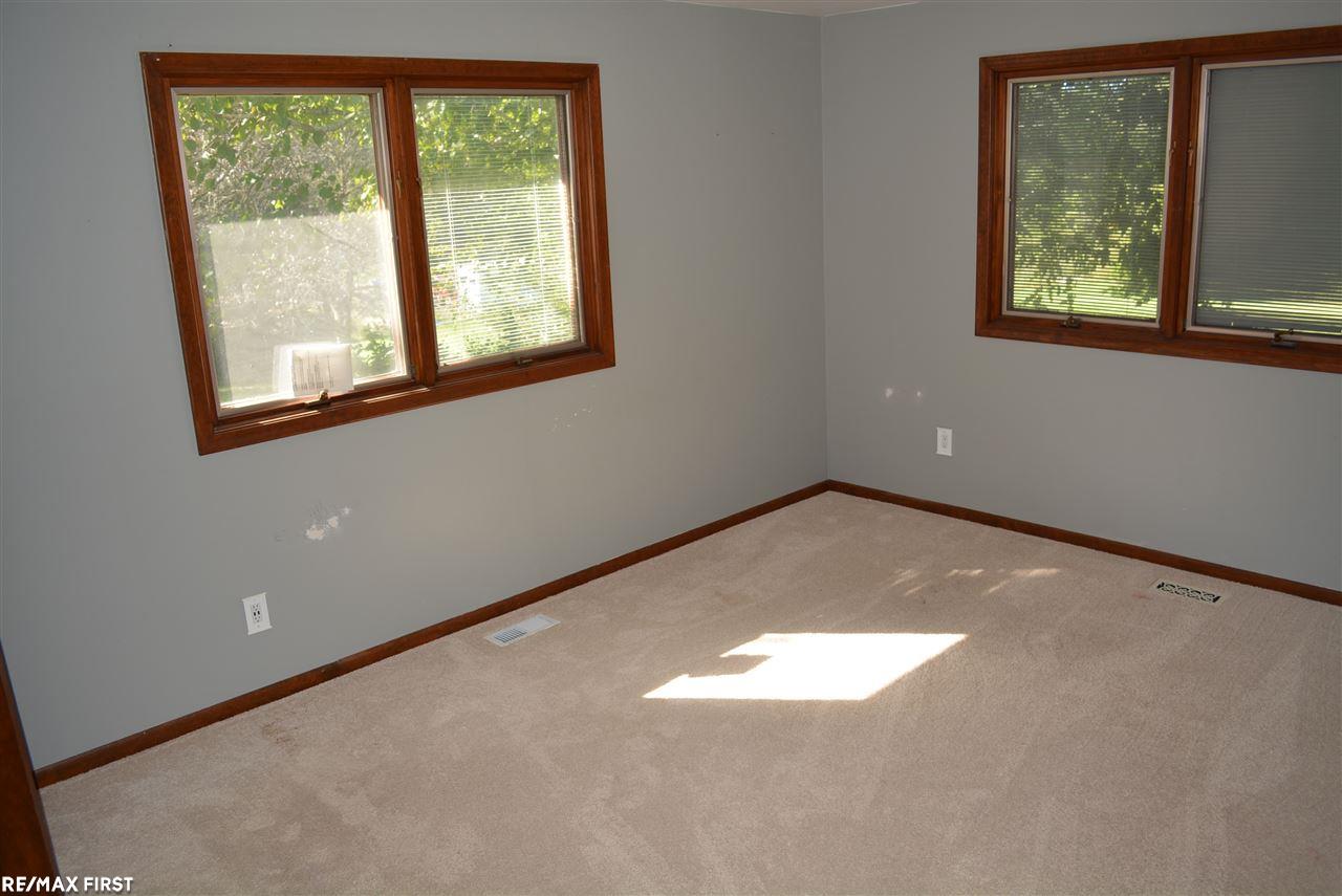 1350 Brewer Road Leonard, MI 48367 - Photo 36 of 73 50025396-35.JPG