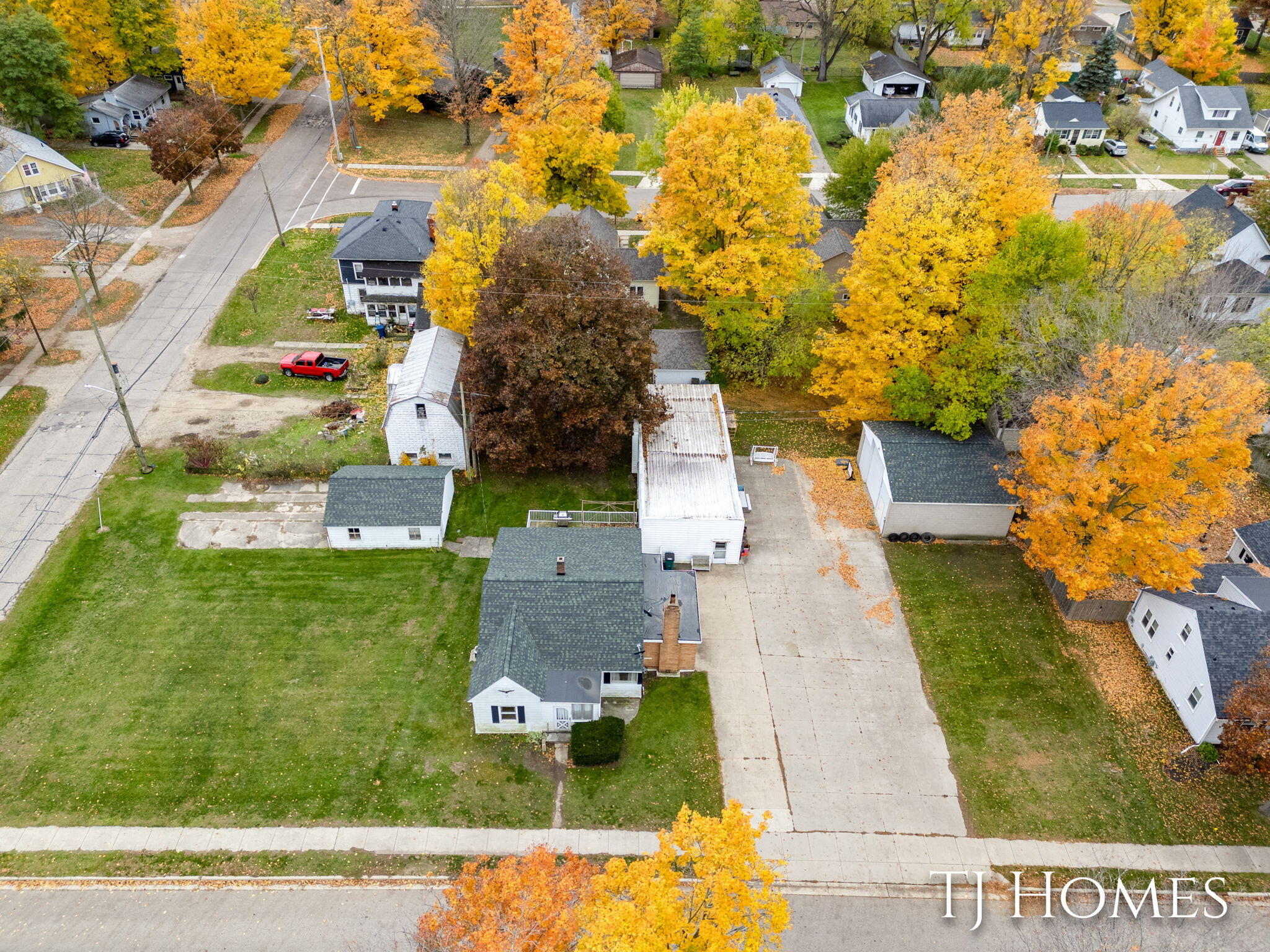 146 Hanlon Court Wayland, MI 49348 - Photo 41 of 47 10-web-or-mls-146 Hanlon Ct aerial-1