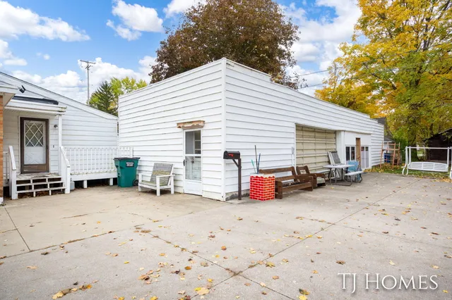 $380,000 | 146 Hanlon Court, Wayland, MI 49348