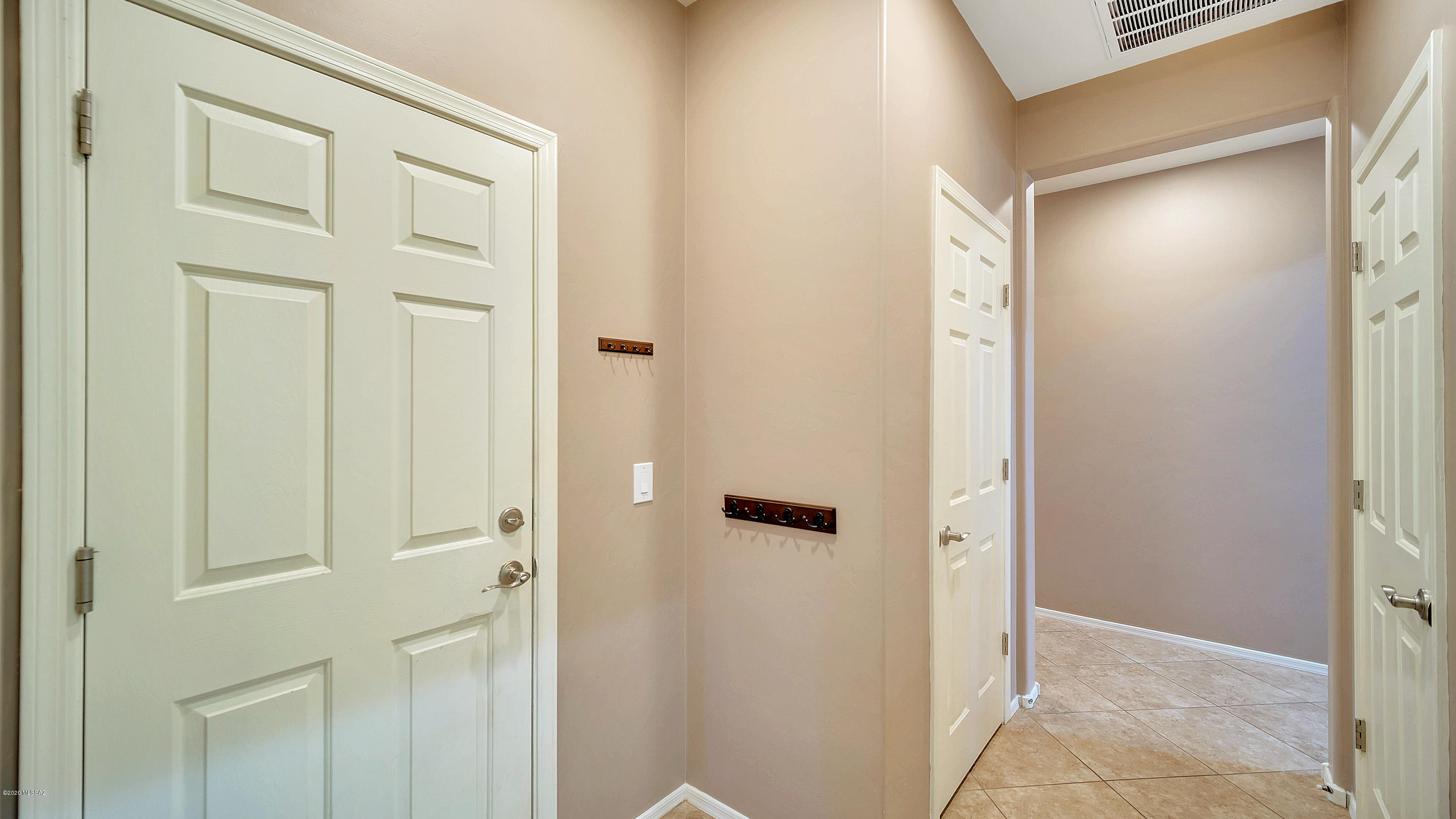 39049 South Running Roses Lane Tucson, AZ 85739 - Photo 16 of 33