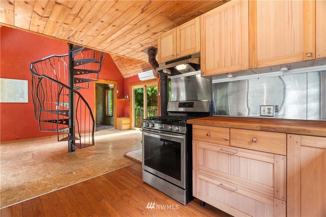 932 Maple Valley Road Southwest Olympia, WA 98512 - Photo 11 of 39 Gallery Image 11
