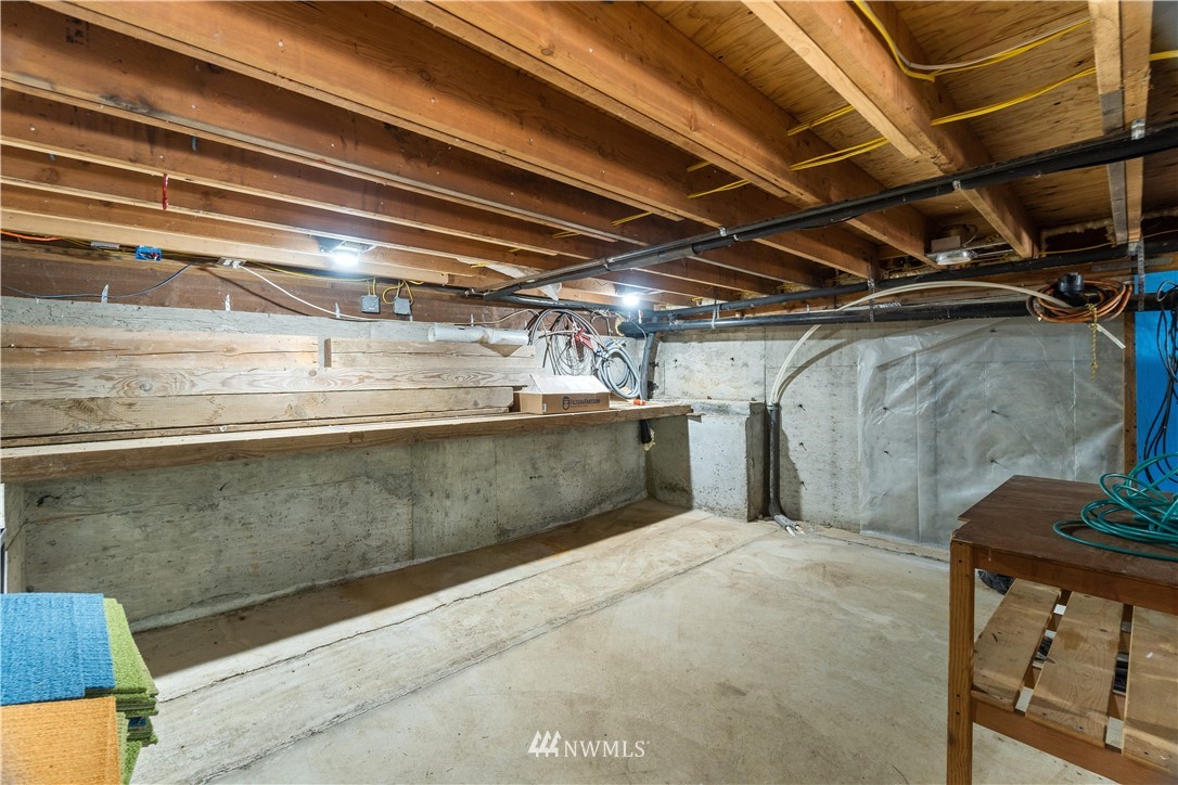 932 Maple Valley Road Southwest Olympia, WA 98512 - Photo 26 of 39 Gallery Image 26