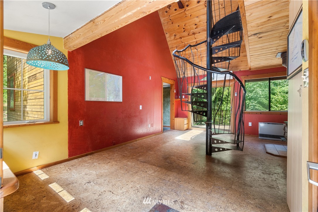 932 Maple Valley Road Southwest Olympia, WA 98512 - Photo 7 of 39 Gallery Image 7