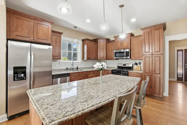 $630,000 | 18032 Erickson Court, Orland Park, IL 60467