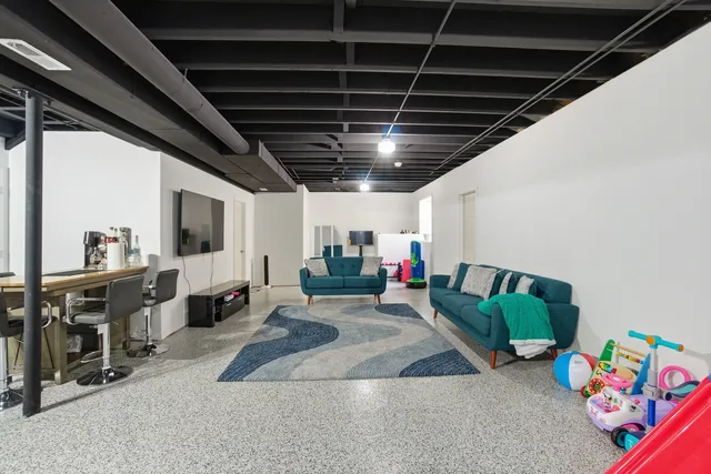 $630,000 | 18032 Erickson Court, Orland Park, IL 60467