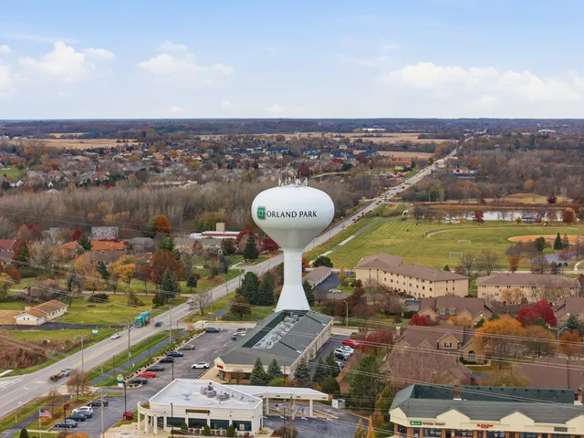 $630,000 | 18032 Erickson Court, Orland Park, IL 60467