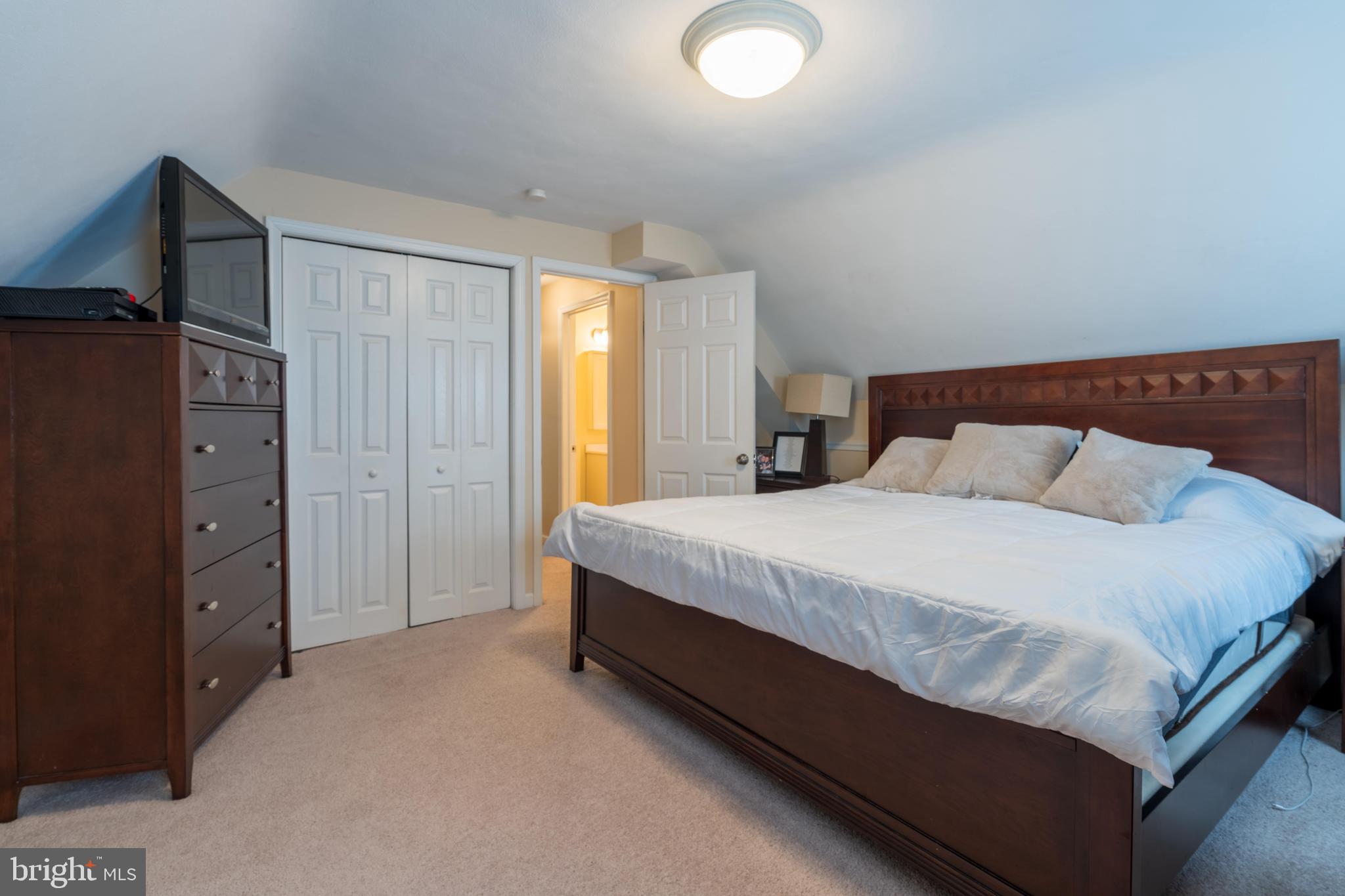2317 Cedar Lane Secane, PA 19018 - Photo 12 of 20 Main bedroom