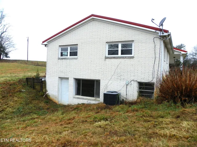 $174,900 | 271 Geesling Lane, Hilham, TN 38568