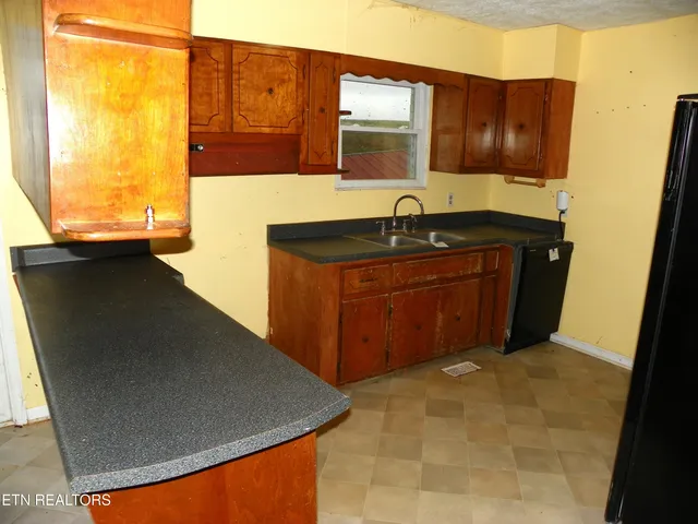 $174,900 | 271 Geesling Lane, Hilham, TN 38568