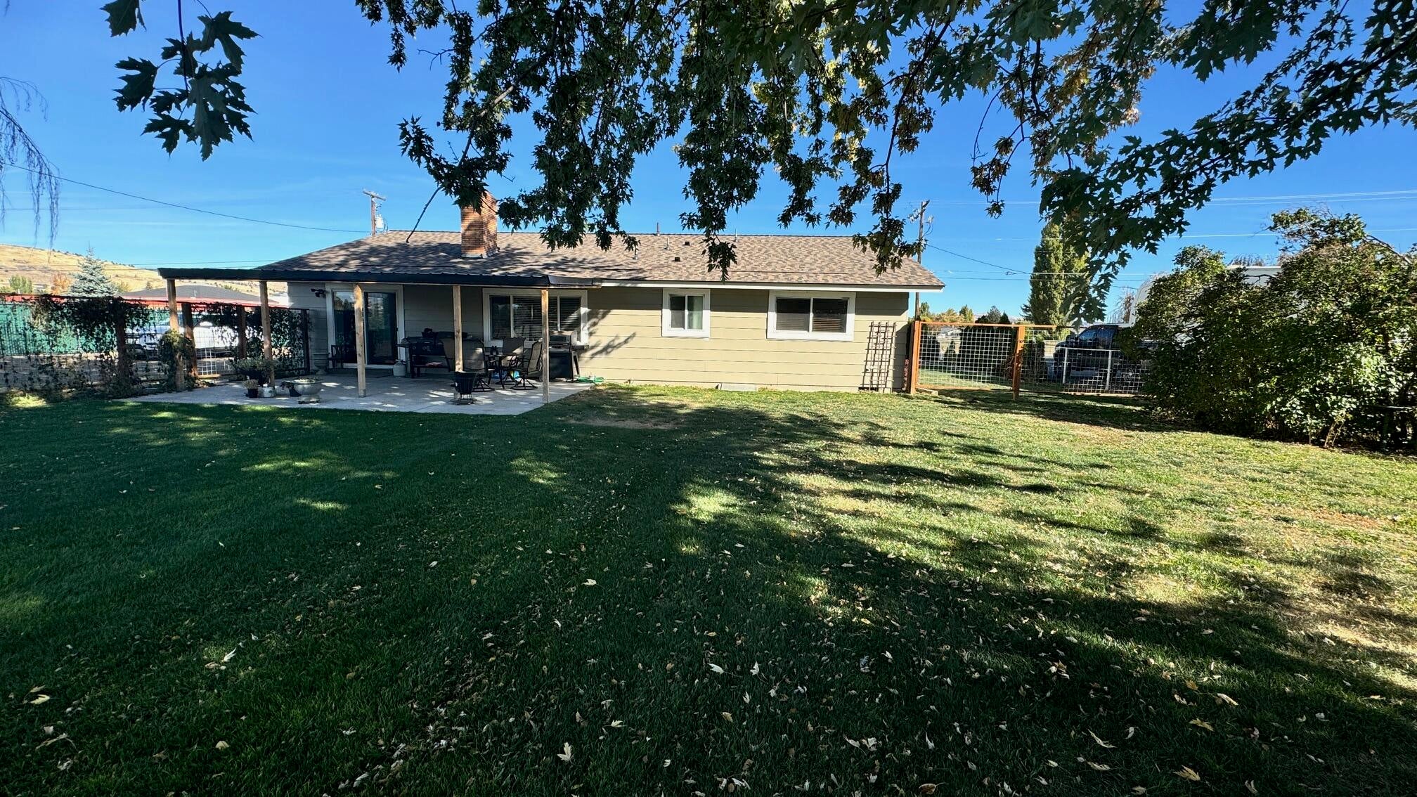 4750 Homedale Road Klamath Falls, OR 97603 - Photo 21 of 30 Lush and Large Fenced yard