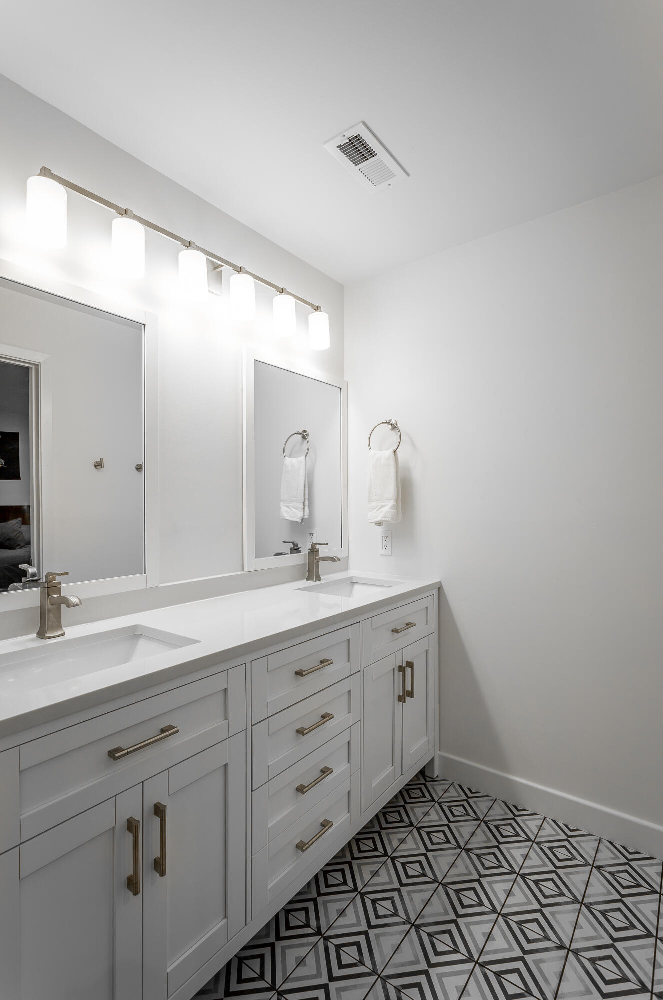 9616 Misty Mountain Road Chattanooga, TN 37421 - Photo 32 of 59 9616 Misty Mountain Rd Interior HD-33