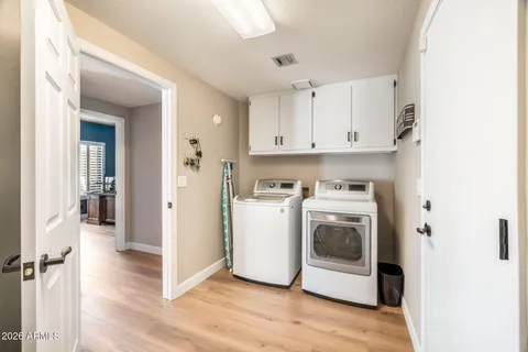 $1,149,000 | 5253 East Paradise Lane, Scottsdale, AZ 85254