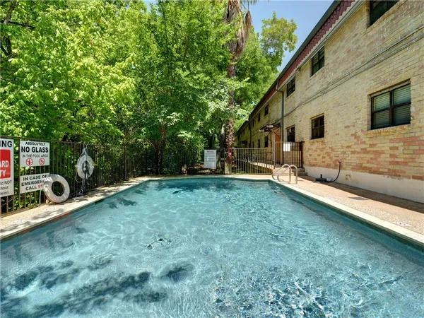 $1,195 | 407 East 45th Street, Unit 210, Austin, TX 78751