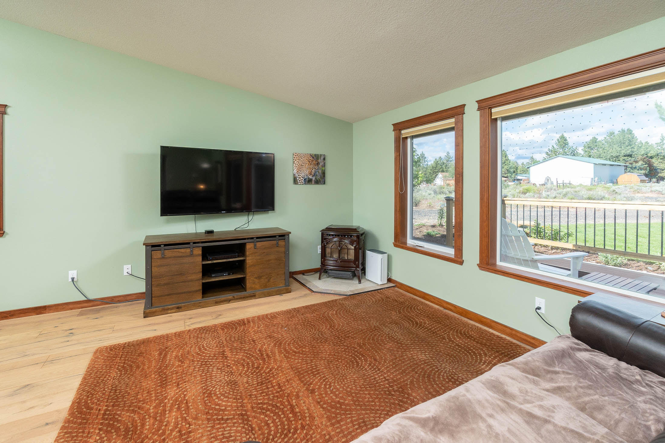 17430 Plainview Road Bend, OR 97703 - Photo 11 of 37 1798590D-9A91-4132-898F-6E8C548C5DAB