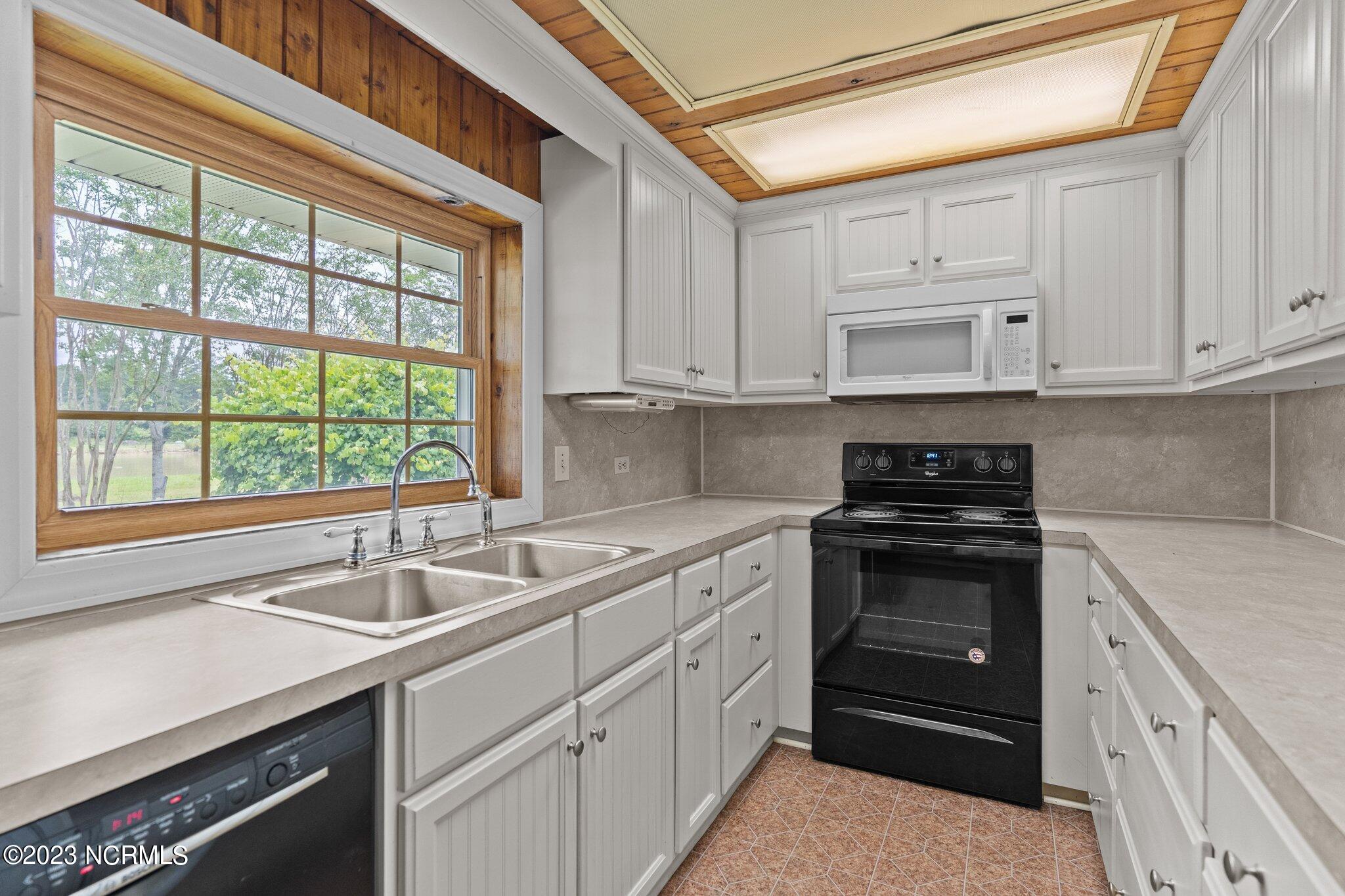 64 Cumbee Road Southwest Supply, NC 28462 - Photo 9 of 44 9-web-or-mls-BTS08903