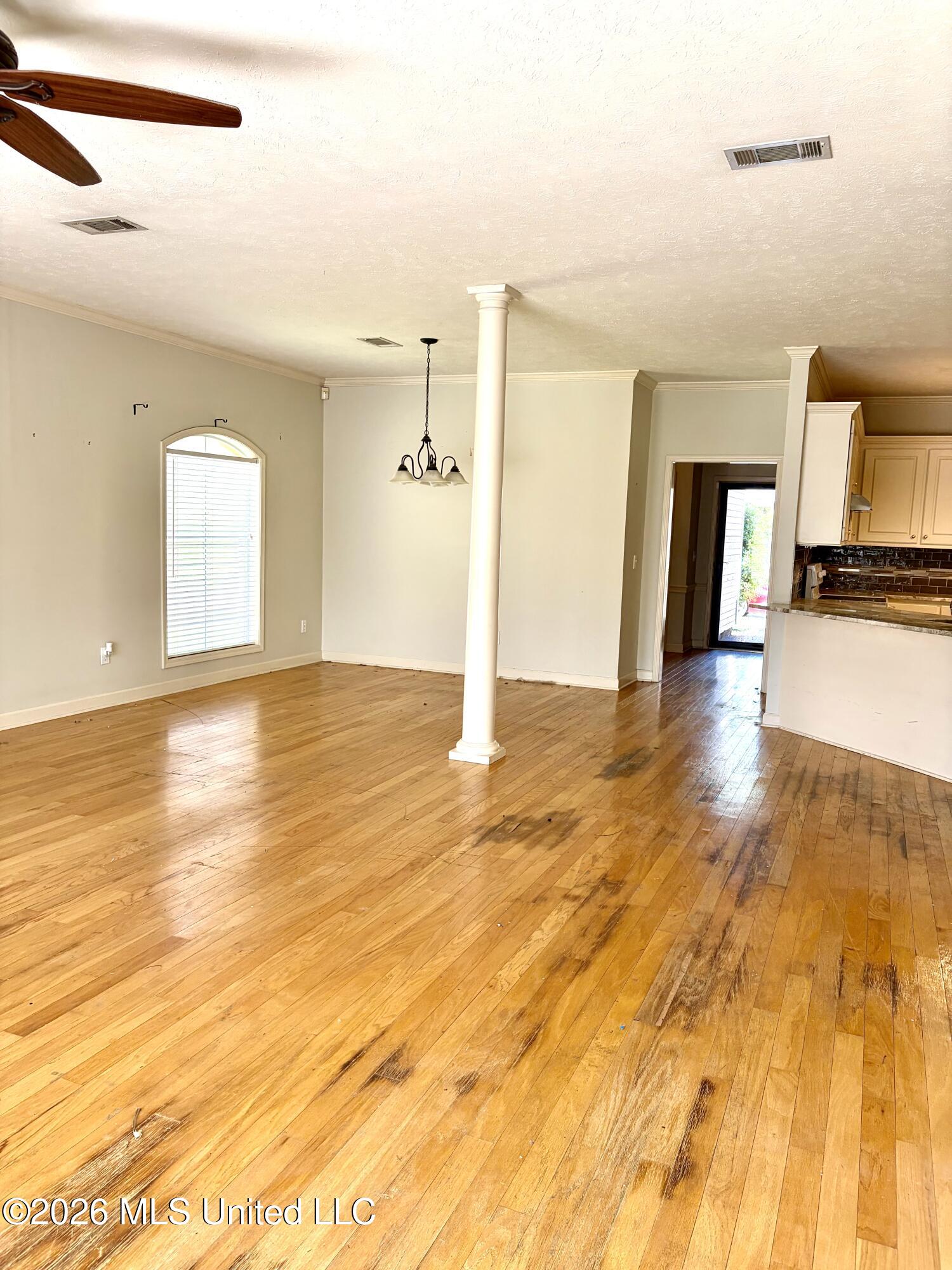 316 Creston Court Ridgeland, MS 39157 - Photo 4 of 15 IMG_4611