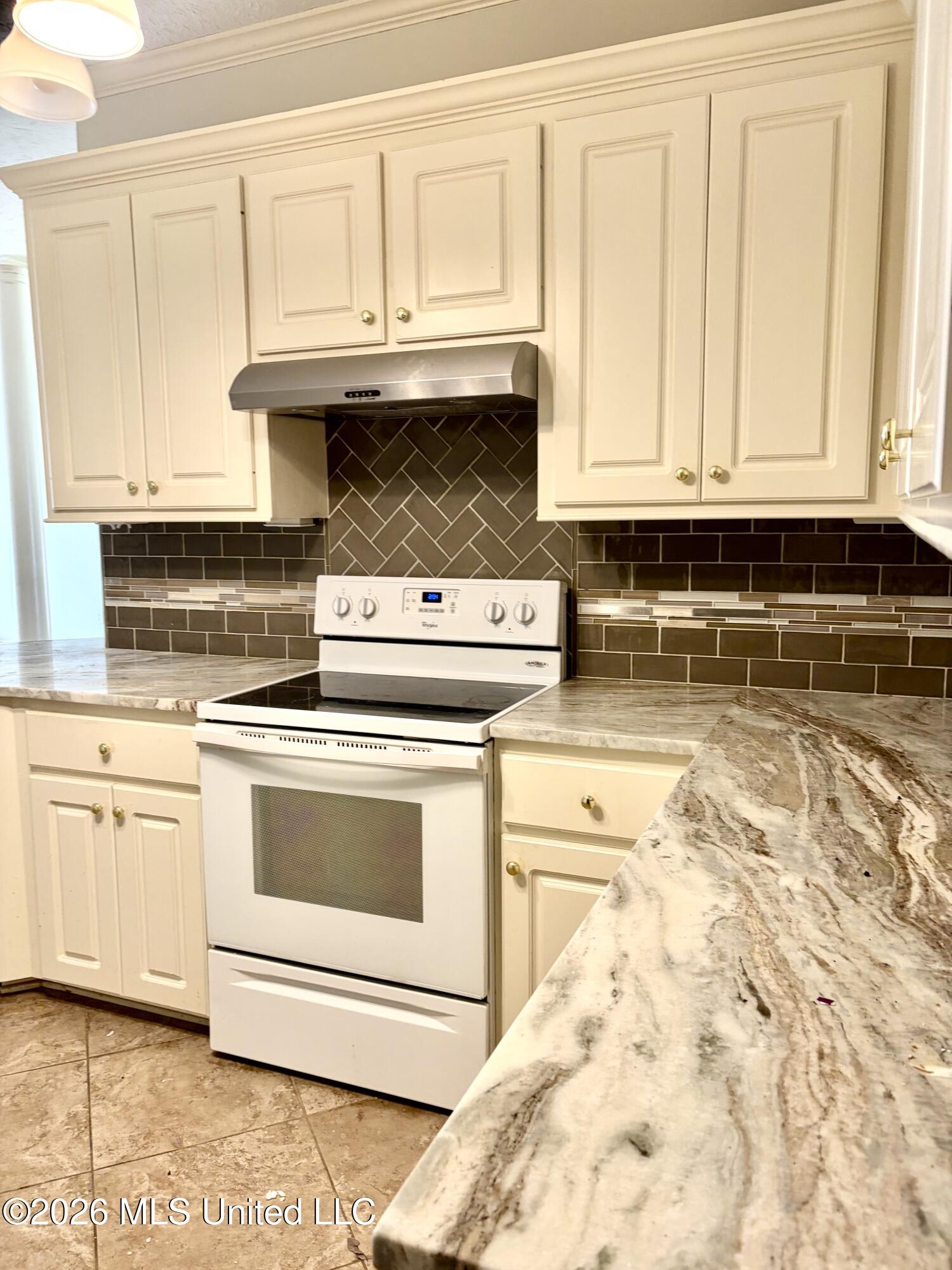 316 Creston Court Ridgeland, MS 39157 - Photo 7 of 15 IMG_4599