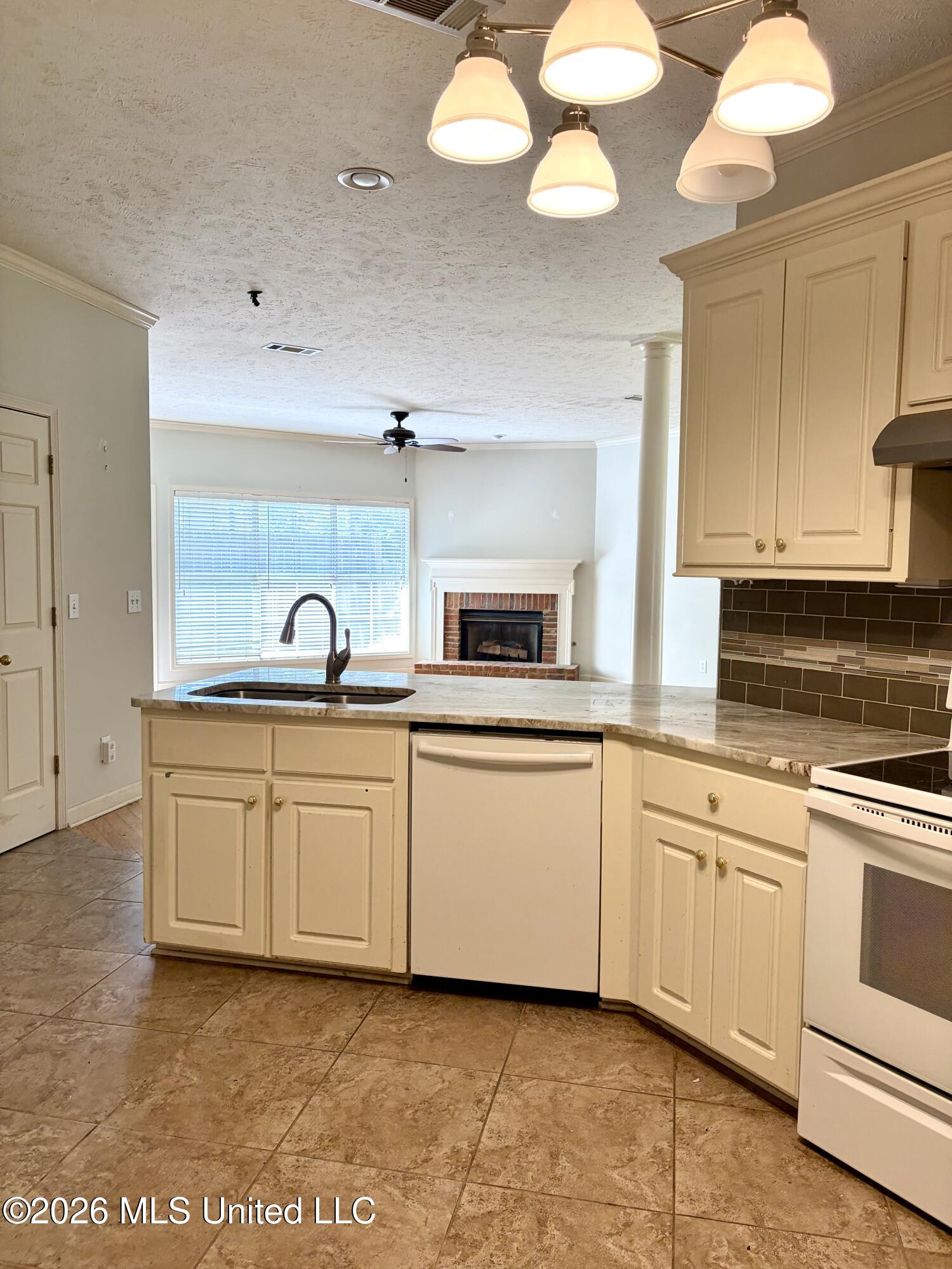 316 Creston Court Ridgeland, MS 39157 - Photo 8 of 15 IMG_4600