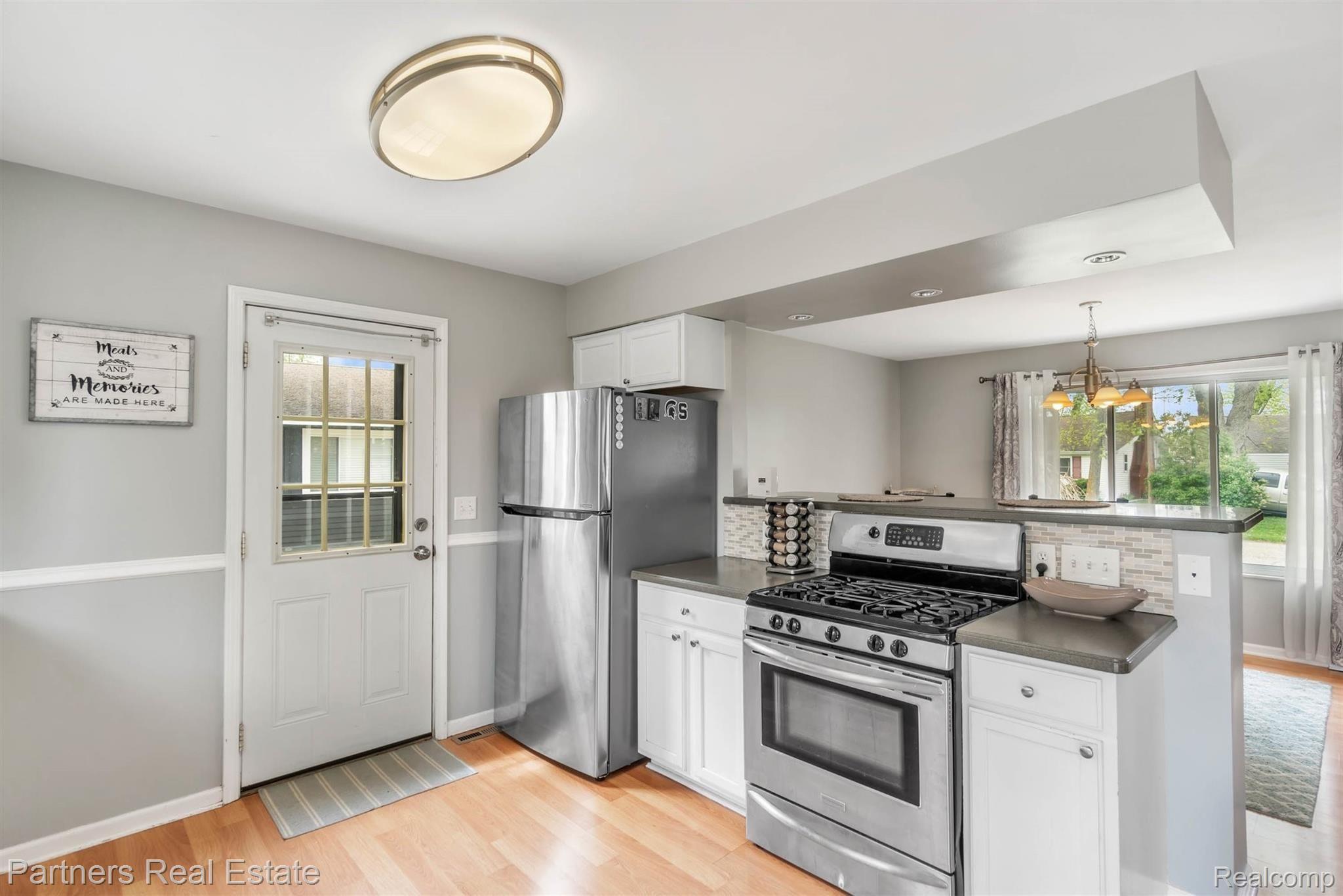 2465 Ruth Drive Fenton, MI 48430 - Photo 14 of 44 10-2465 Ruth Dr-WindowStill-Real-Estate-Photography-10.jpg