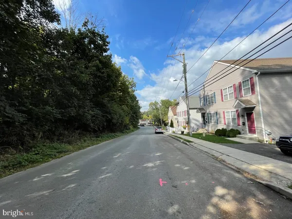 $39,900 | 399 North Sycamore Avenue, Clifton Heights, PA 19018
