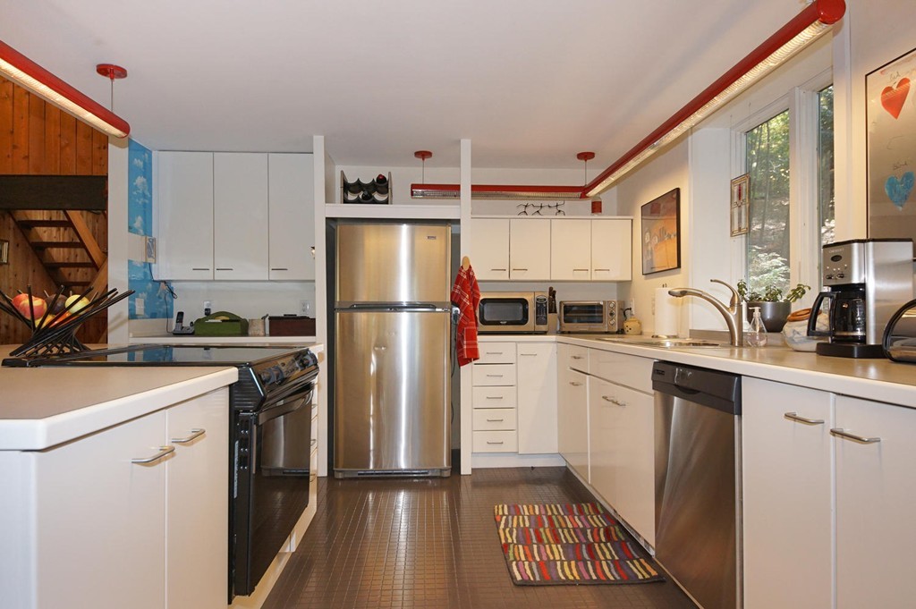 103 Vaughn Hill Road Bolton, MA 01740 - Photo 4 of 20 Gallery Image 4
