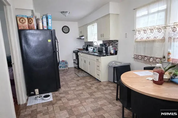 $2,200 | 236 Bergen Street, Unit 2, Harrison, NJ 07029