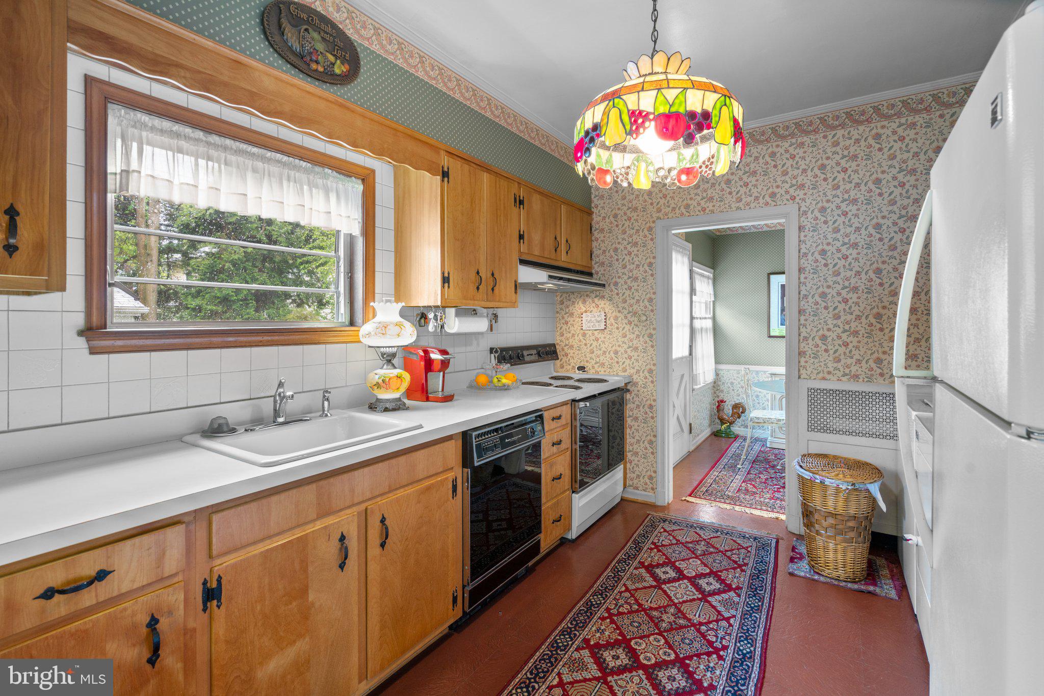 403 East Maple Road Linthicum Heights, MD 21090 - Photo 4 of 29