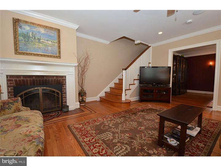 136 Drexel Road Ardmore, PA 19003 - Photo 4 of 24 Living Room