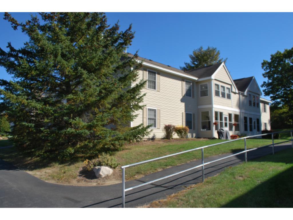 491-32 Mammoth Road, Unit 32 Londonderry, NH 03053 - Photo 3 of 13