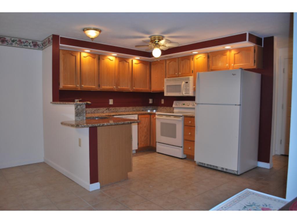 491-32 Mammoth Road, Unit 32 Londonderry, NH 03053 - Photo 5 of 13