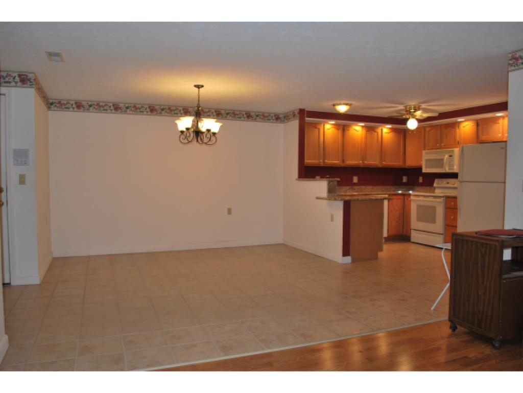 491-32 Mammoth Road, Unit 32 Londonderry, NH 03053 - Photo 6 of 13
