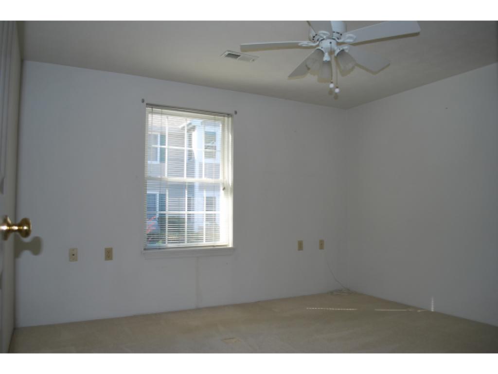 491-32 Mammoth Road, Unit 32 Londonderry, NH 03053 - Photo 8 of 13