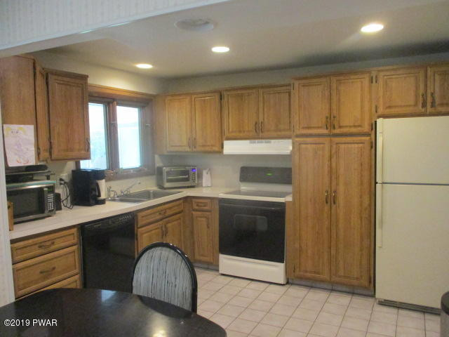 113 T Rt 351 Moscow, PA 18444 - Photo 4 of 24