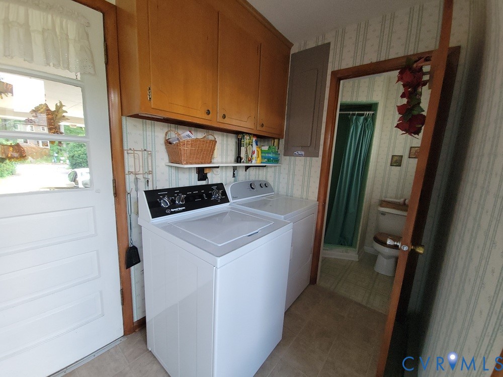 8241 Virginia Avenue West Point, VA 23181 - Photo 17 of 18 a utility room with dryer and washer