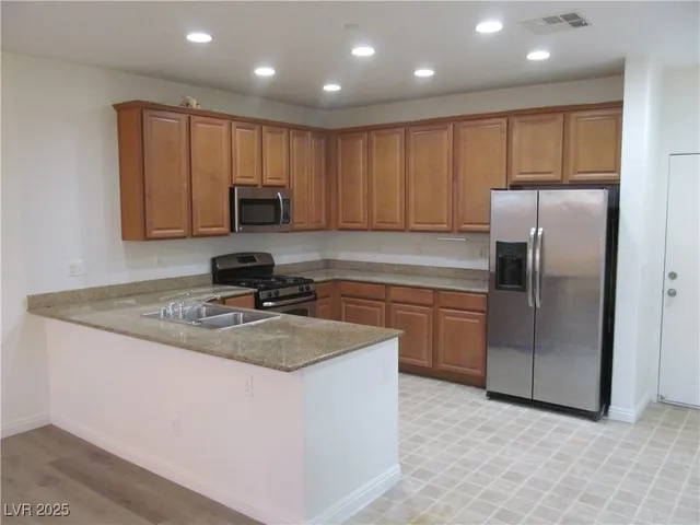 $1,900 | 737 Calamus Palm Place, Henderson, NV 89011