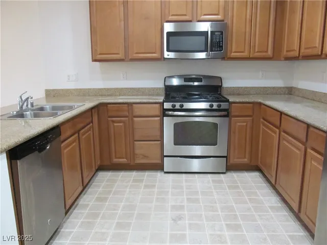 $1,900 | 737 Calamus Palm Place, Henderson, NV 89011