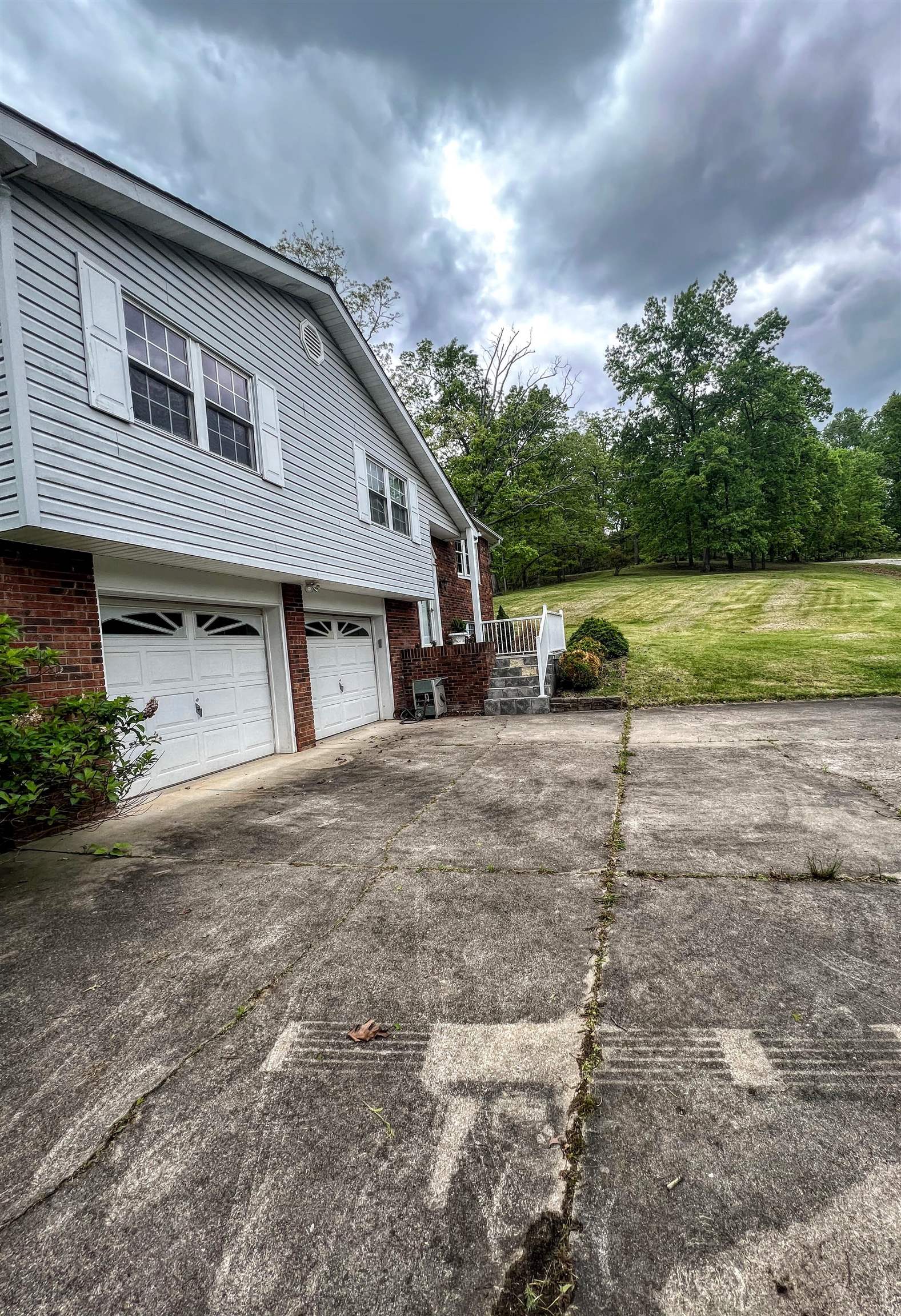 16536 Almond Road Catlettsburg, KY 41129 - Photo 3 of 33