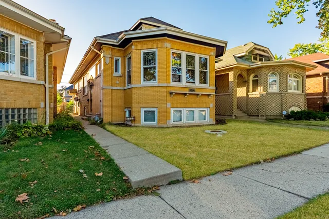 $359,900 | 1914 Clinton Avenue, Berwyn, IL 60402