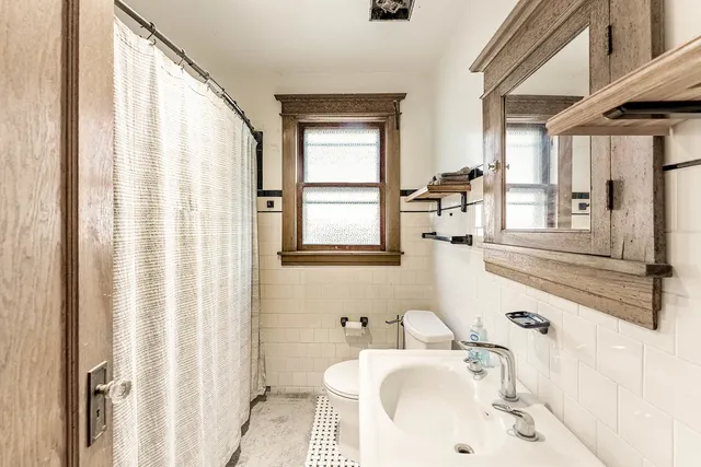 $359,900 | 1914 Clinton Avenue, Berwyn, IL 60402