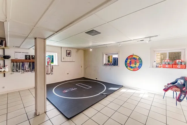 $359,900 | 1914 Clinton Avenue, Berwyn, IL 60402