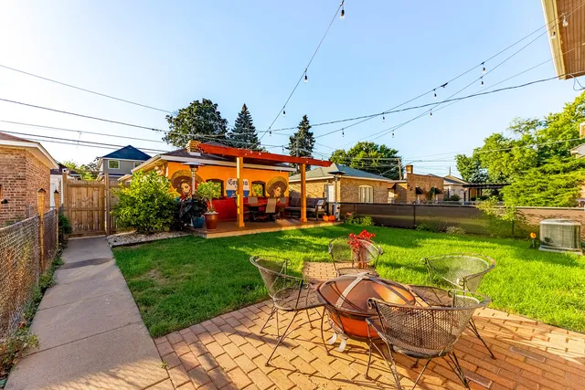 $359,900 | 1914 Clinton Avenue, Berwyn, IL 60402