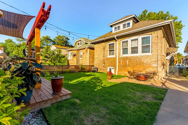 $359,900 | 1914 Clinton Avenue, Berwyn, IL 60402