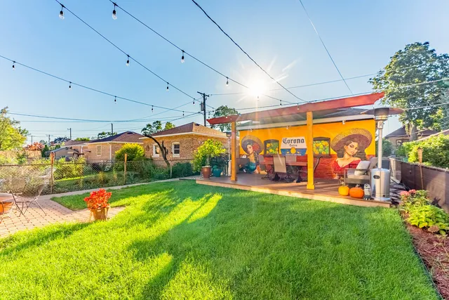 $359,900 | 1914 Clinton Avenue, Berwyn, IL 60402