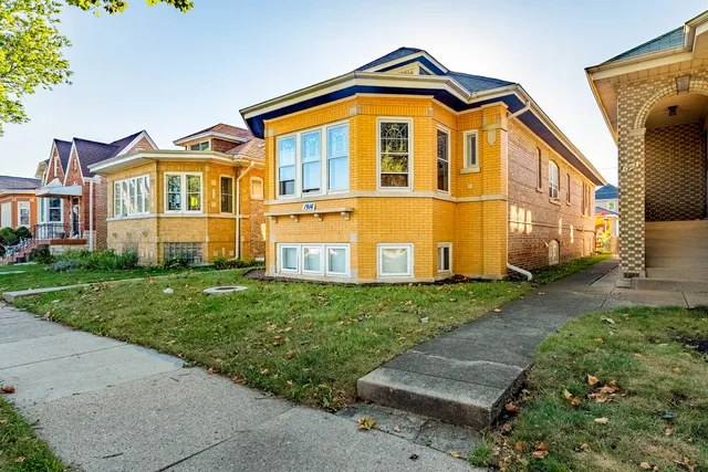 $359,900 | 1914 Clinton Avenue, Berwyn, IL 60402
