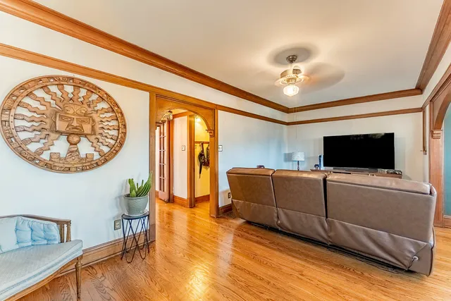 $359,900 | 1914 Clinton Avenue, Berwyn, IL 60402